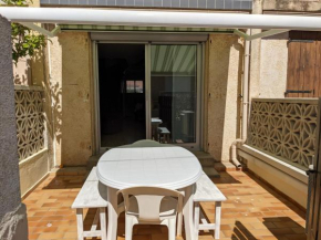 Villa T3 climatisée, 57m², 5/6 pers, proche plage, rénovée, terrasse, parking, quartier animé - FR-1-797-48